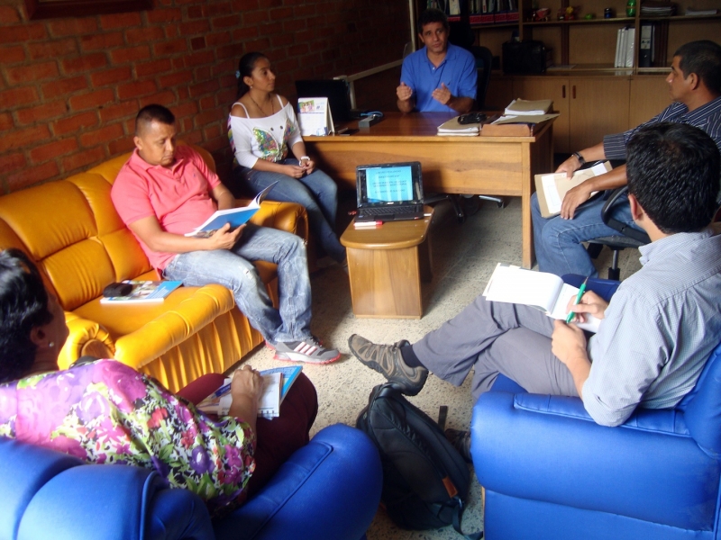 Equipo DESAFIO en reunión con el Gerente de EMQUILICHAO y su equipo