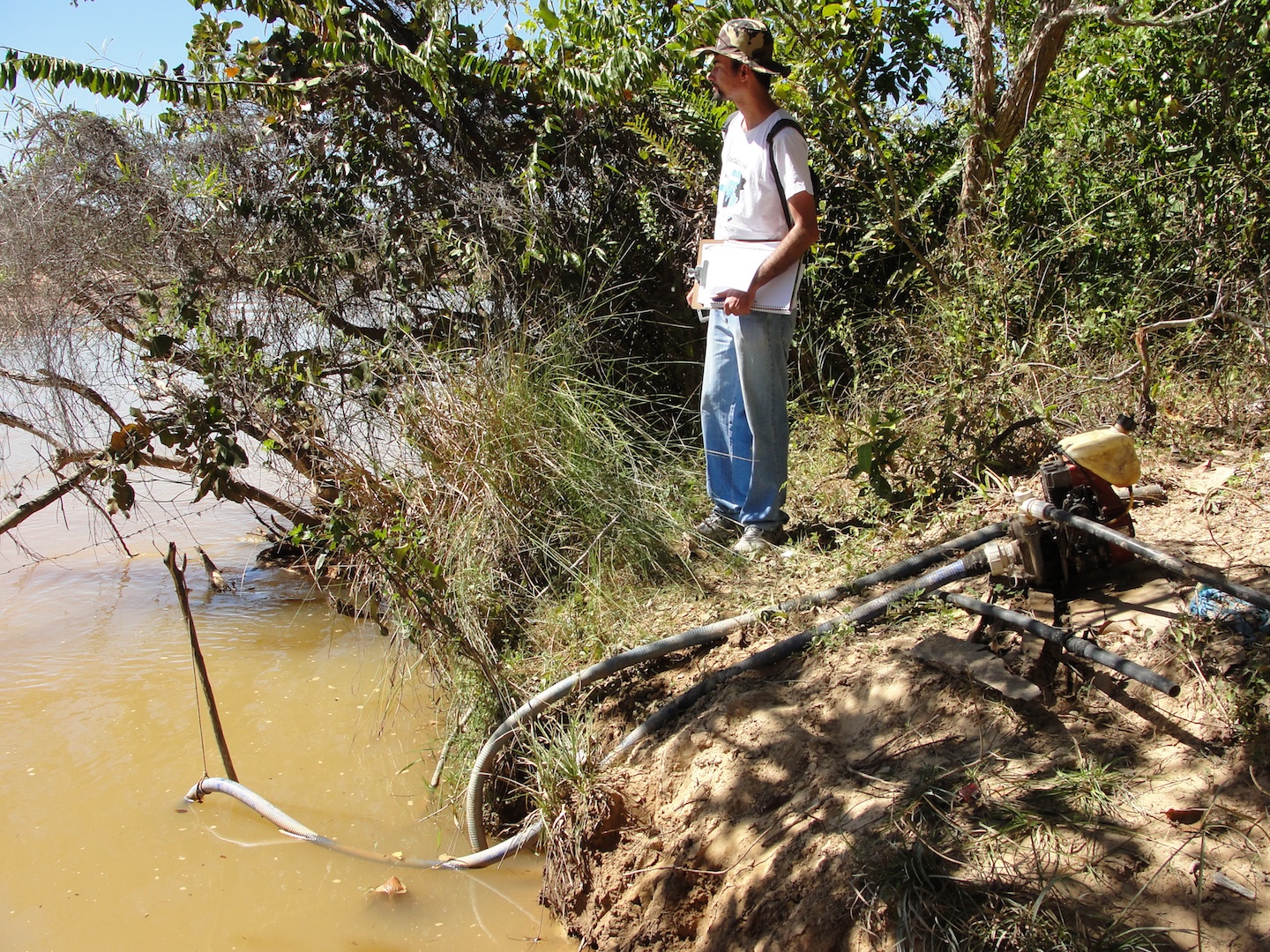 Punto de Captación de agua del Rio Pardo, comunidad de Lagedo, São Francisco, MG