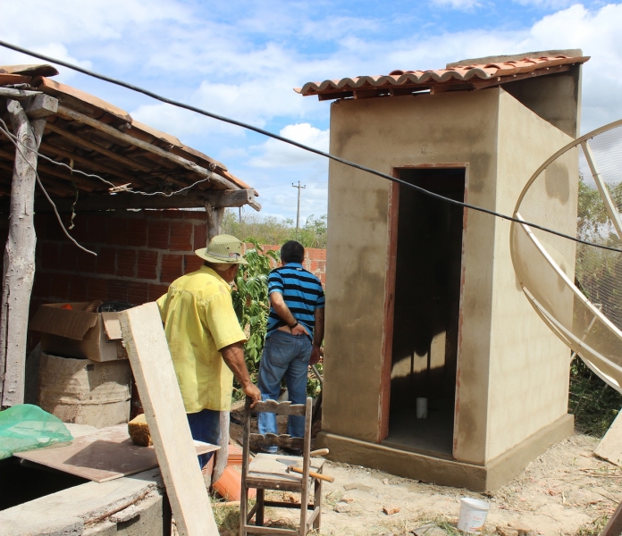 Building water and sanitation facilities in Cascavel 13